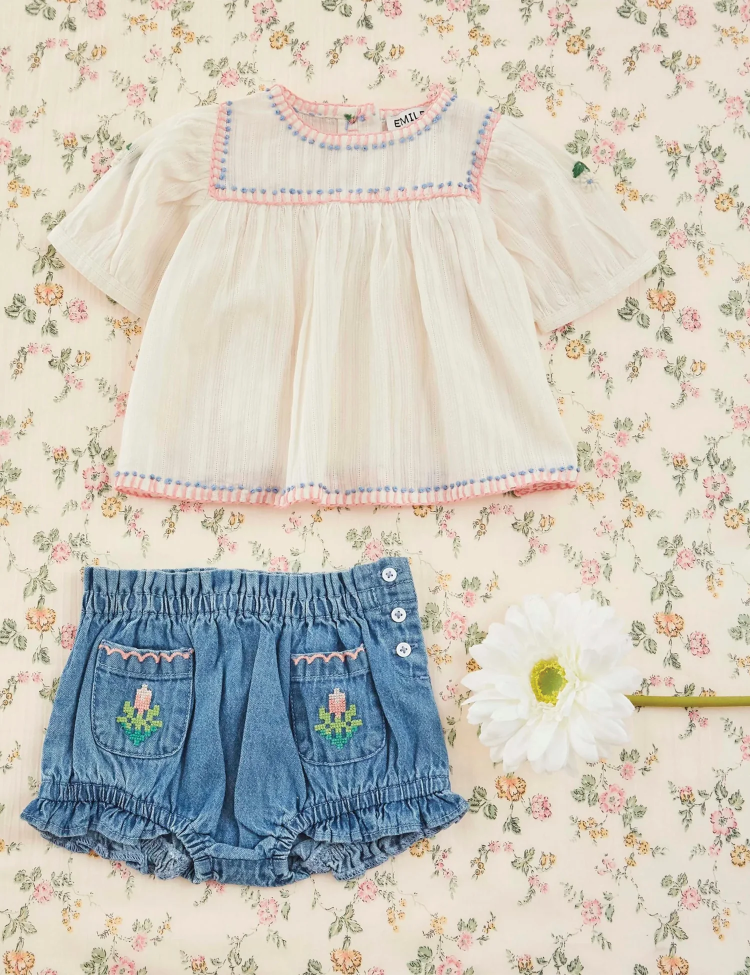 Embroidered Blouse in Creme - Image 2