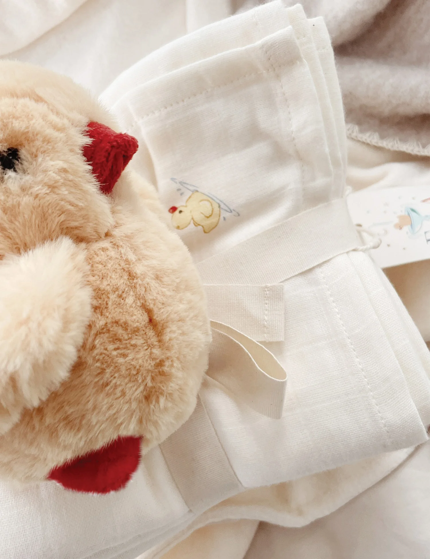 Nuvoli 10 Pack Muslin Cloth in Antique White - Image 2